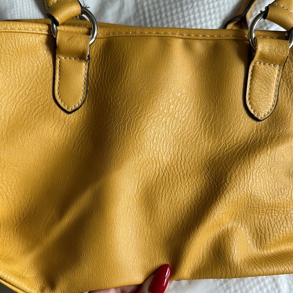 Vintage Yellow purse - Picture 8 of 16